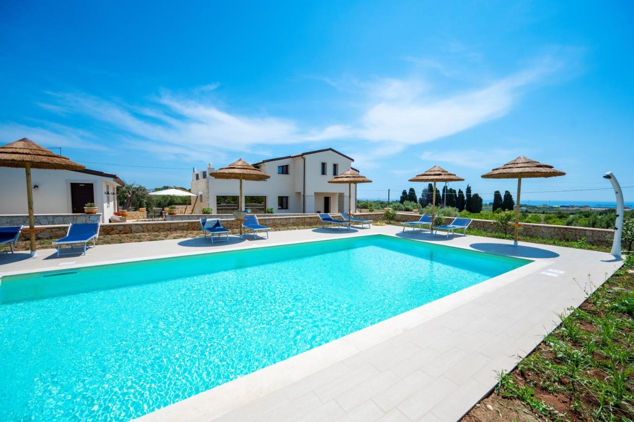Villa Carmiano Luxury Bedrooms In Avola In The Province Of Syracuse With Spa And Swimming Pool And Wonderful Seaview 外观 照片