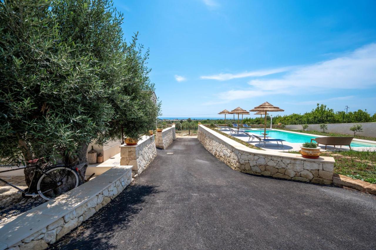 Villa Carmiano Luxury Bedrooms In Avola In The Province Of Syracuse With Spa And Swimming Pool And Wonderful Seaview 外观 照片