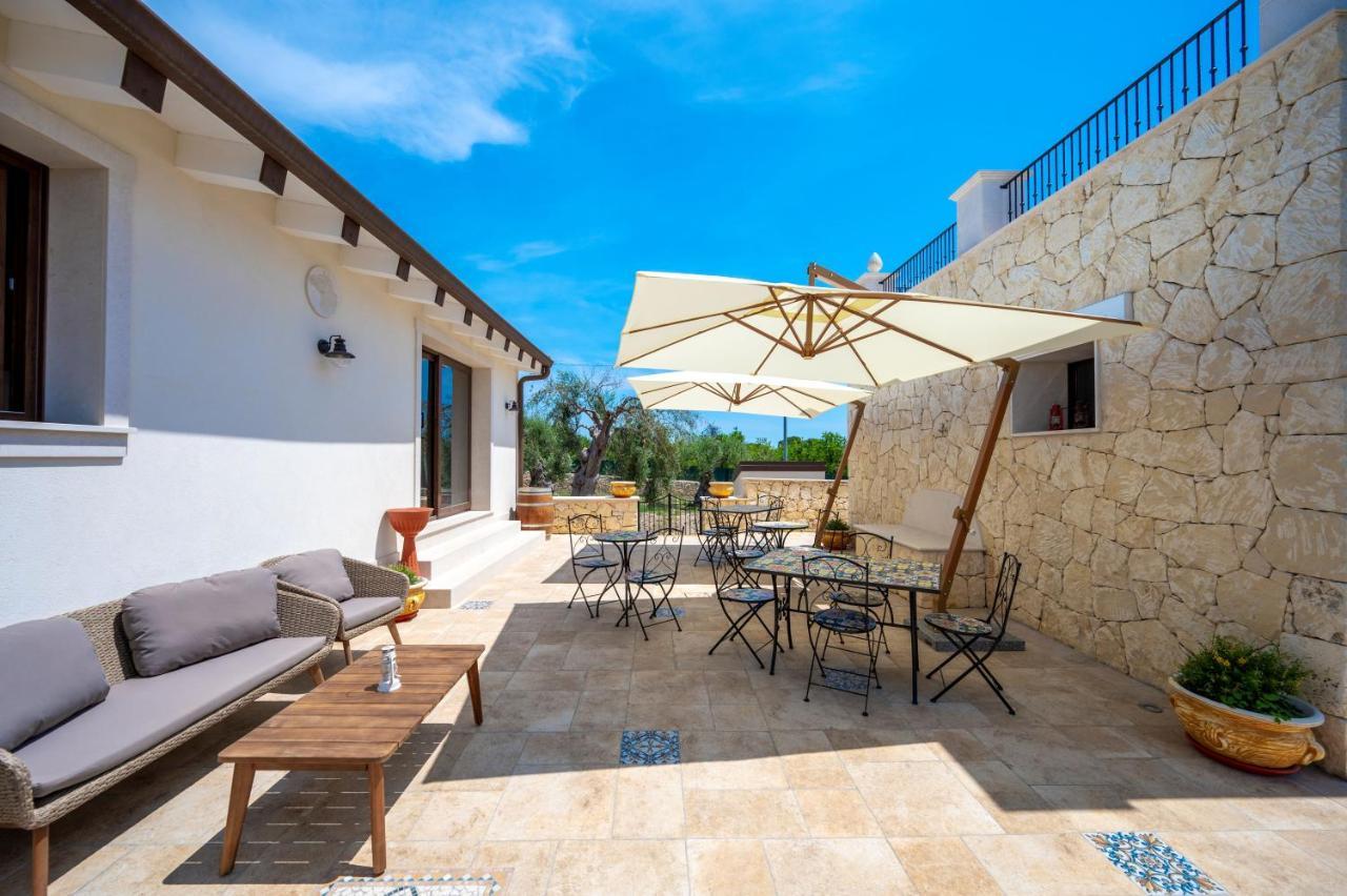 Villa Carmiano Luxury Bedrooms In Avola In The Province Of Syracuse With Spa And Swimming Pool And Wonderful Seaview 外观 照片