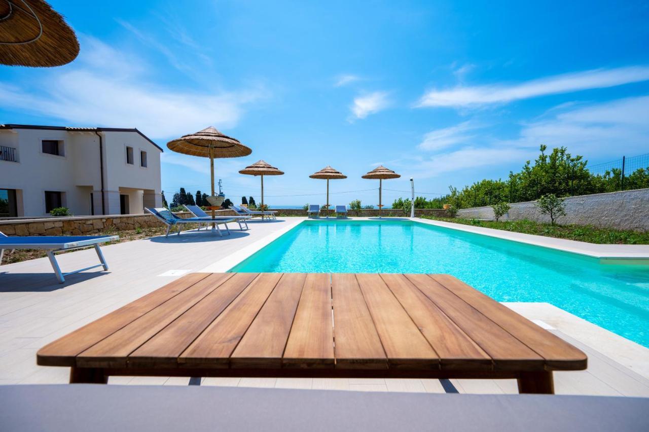 Villa Carmiano Luxury Bedrooms In Avola In The Province Of Syracuse With Spa And Swimming Pool And Wonderful Seaview 外观 照片