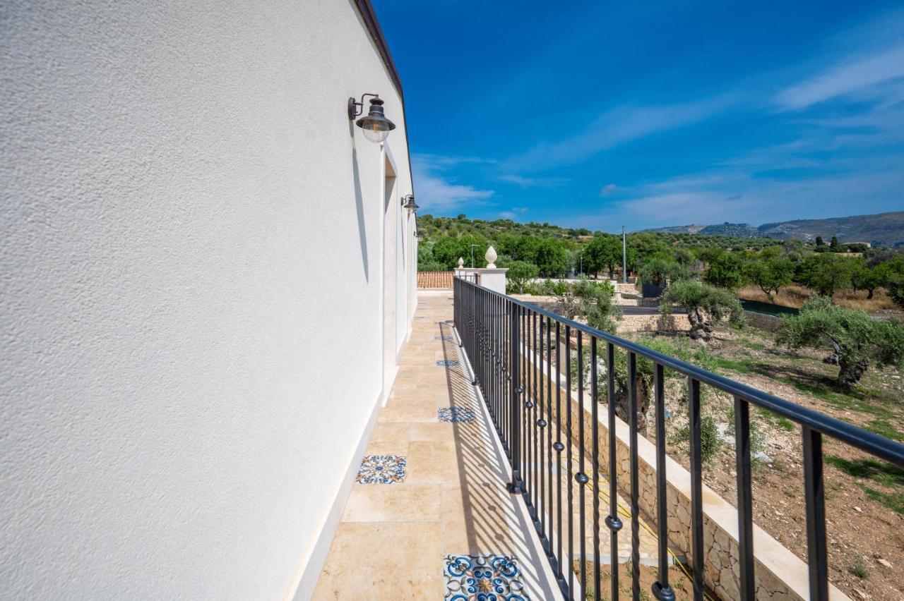 Villa Carmiano Luxury Bedrooms In Avola In The Province Of Syracuse With Spa And Swimming Pool And Wonderful Seaview 外观 照片